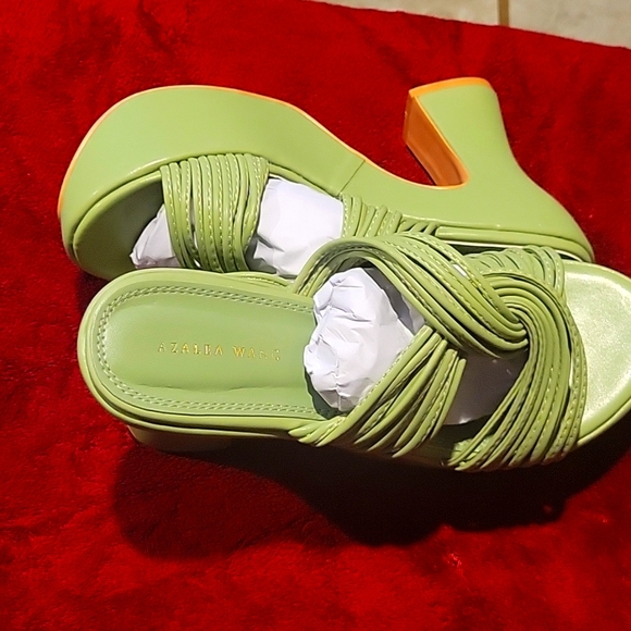 NIB Azalea Wang Gail platform chunky Sandal in green - Picture 1 of 4
